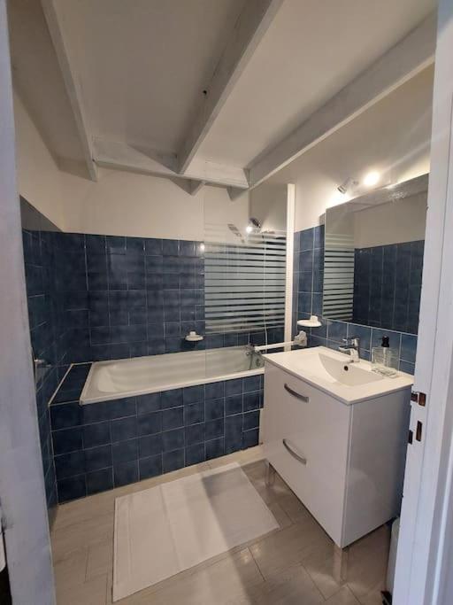 Appartement Appt Lumineux, Vue Place Vival Figeac