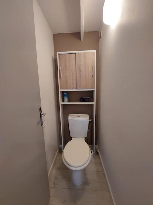Appt Lumineux, Vue Place Vival *