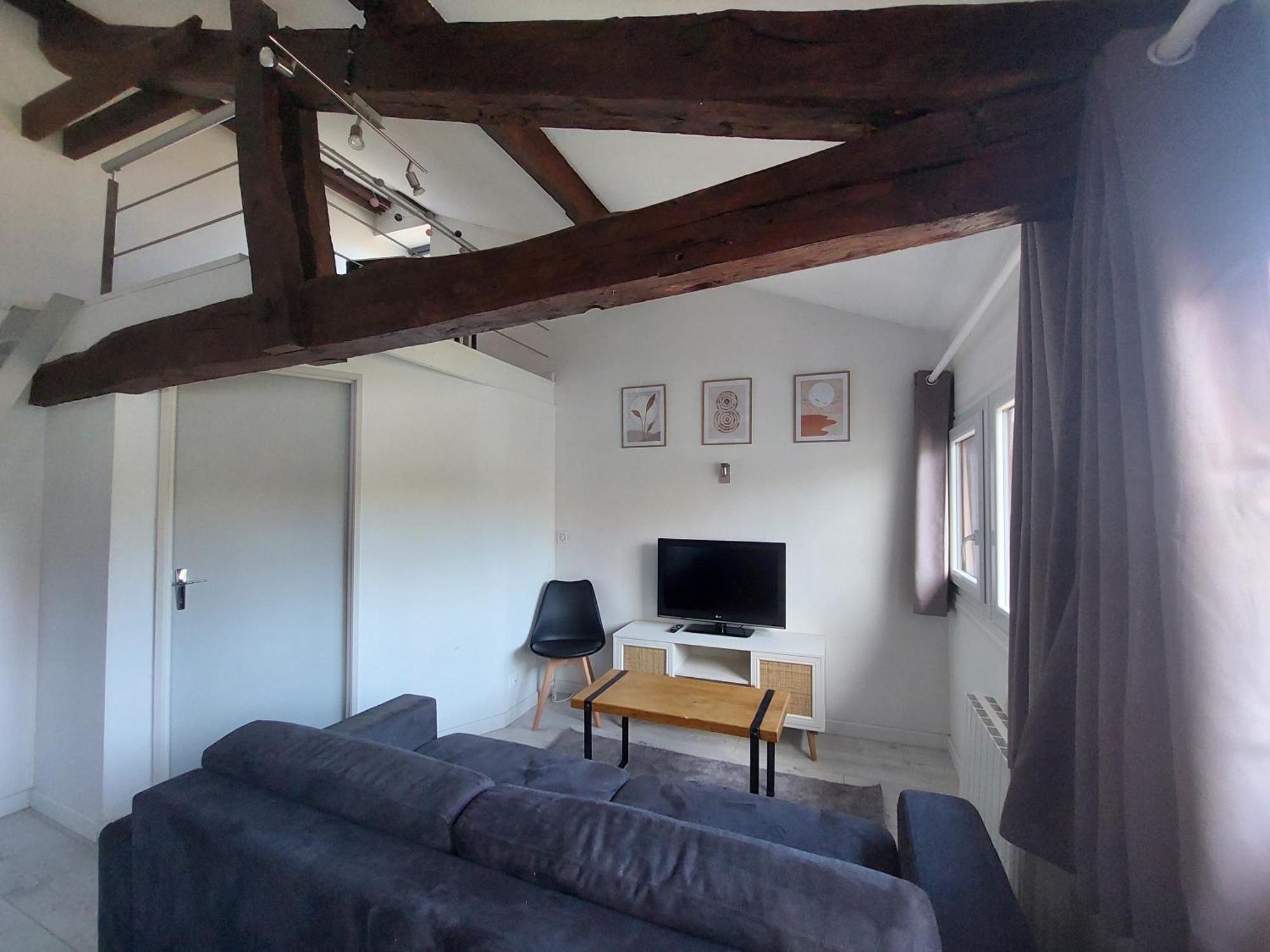 Appt Lumineux, Vue Place Vival * Figeac