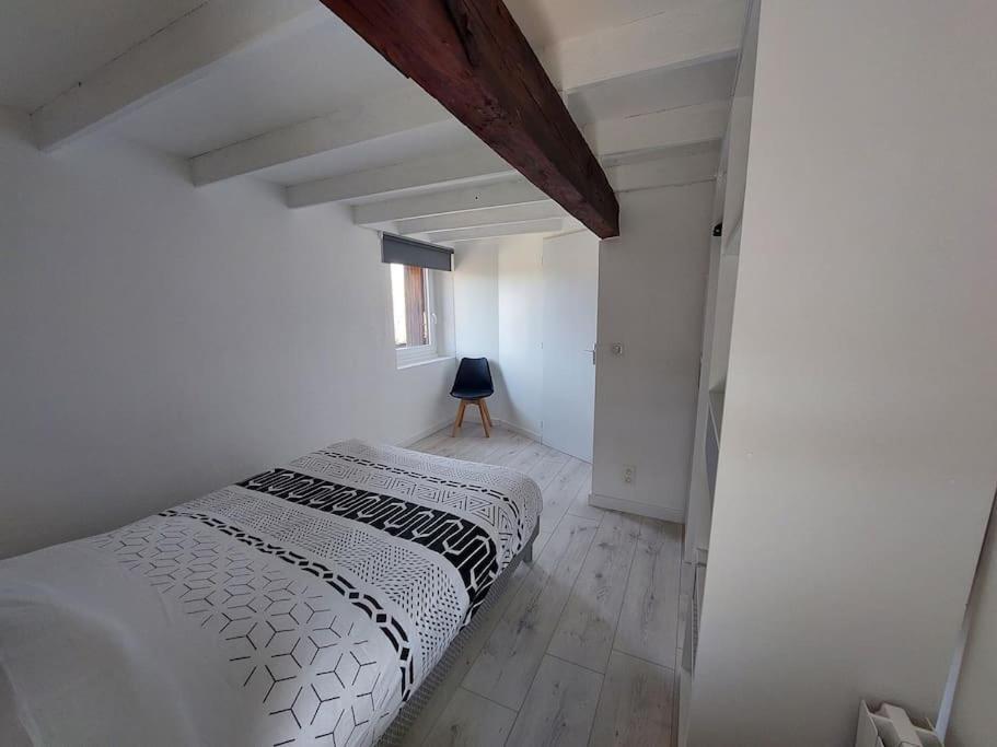 Appt Lumineux, Vue Place Vival